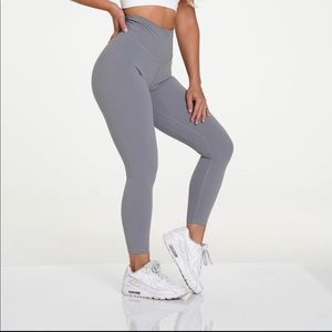 NVGTN mist signature leggings